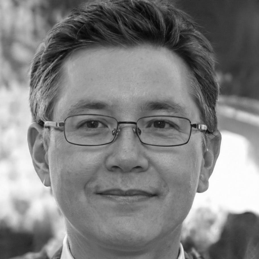 Portrait de Julien Mercier, expert en analyse financière